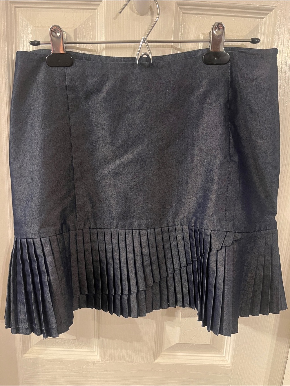 Banana Republic Pleated Hem Dark Blue Women's Skirt size 6